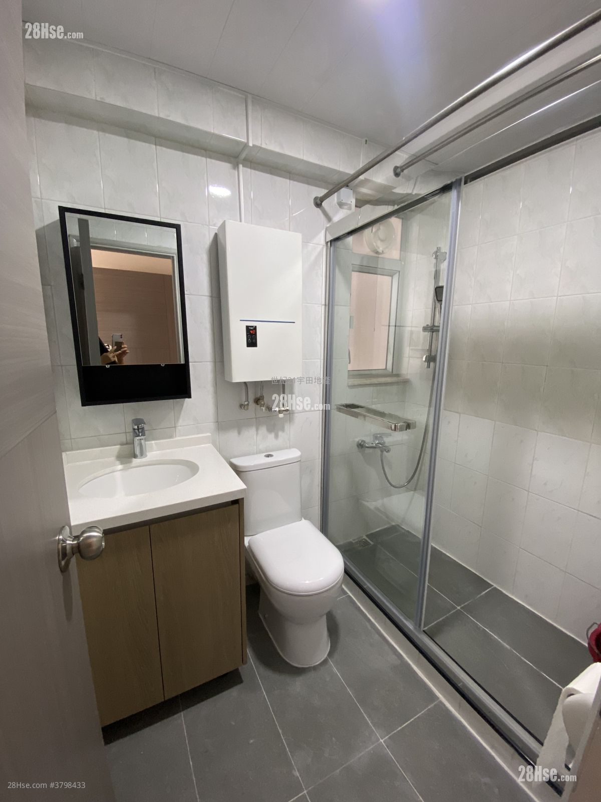 Evergreen Court Sell 3 Bedrooms , 2 Bathrooms 631 ft²