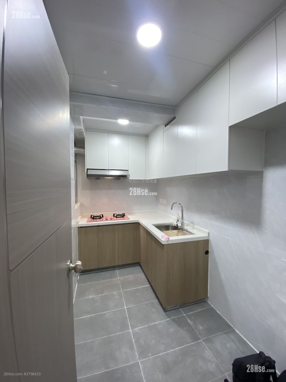 Evergreen Court Sell 3 Bedrooms , 2 Bathrooms 631 ft²