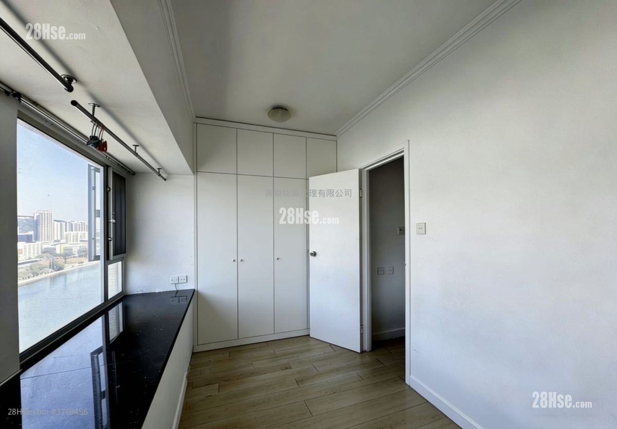 主人房: 河畔花园 售盘 1 房 269 平方尺