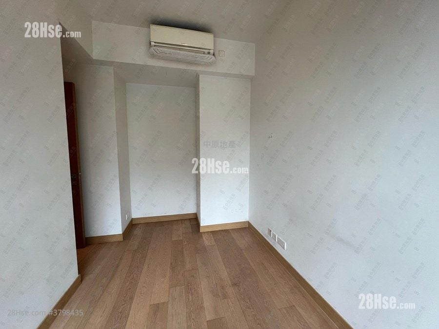 One Homantin Rental 2 Bedrooms , 1 Bathroom 501 ft²