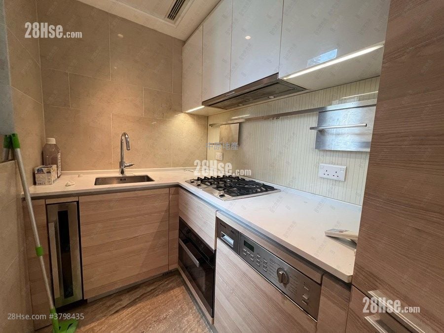 One Homantin Rental 2 Bedrooms , 1 Bathroom 501 ft²