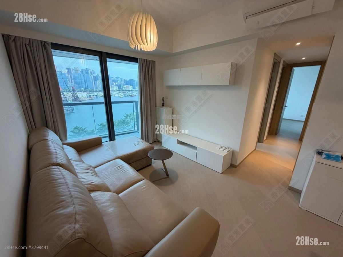 One Victoria Rental 3 Bedrooms , 2 Bathrooms 766 ft²