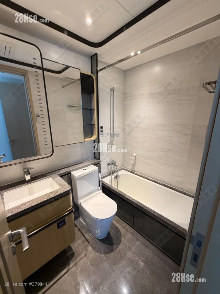 One Victoria Rental 3 Bedrooms , 2 Bathrooms 766 ft²