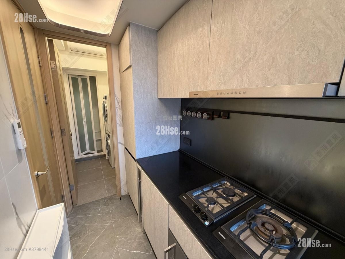 One Victoria Rental 3 Bedrooms , 2 Bathrooms 766 ft²