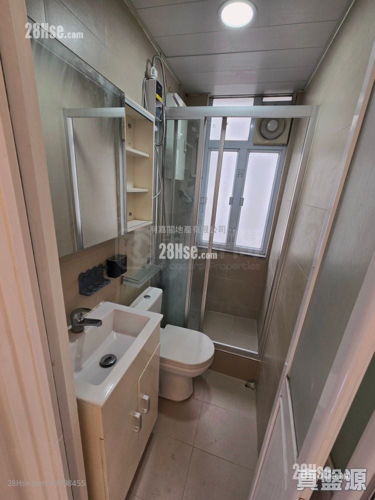 Wah Sing Building Sell 2 Bedrooms 321 ft²