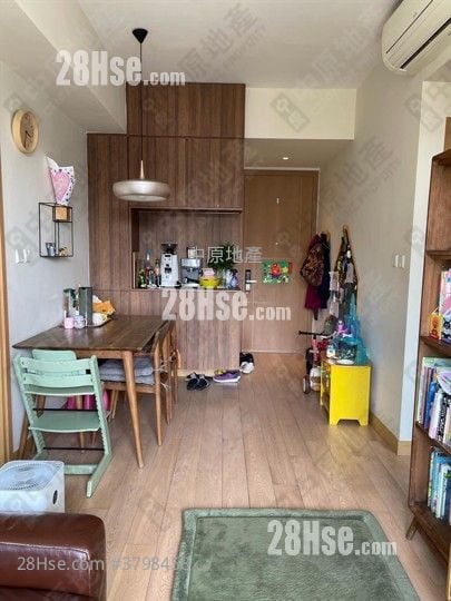 One Homantin Sell 2 Bedrooms , 1 Bathroom 500 ft²