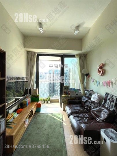 One Homantin Sell 2 Bedrooms , 1 Bathroom 500 ft²