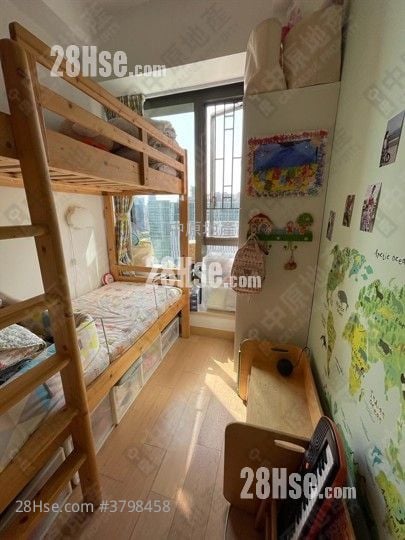 One Homantin Sell 2 Bedrooms , 1 Bathroom 500 ft²