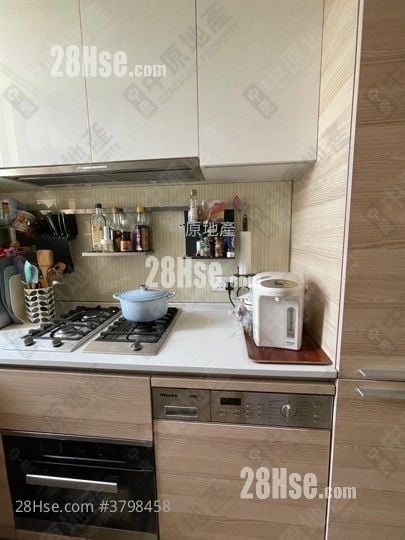 One Homantin Sell 2 Bedrooms , 1 Bathroom 500 ft²