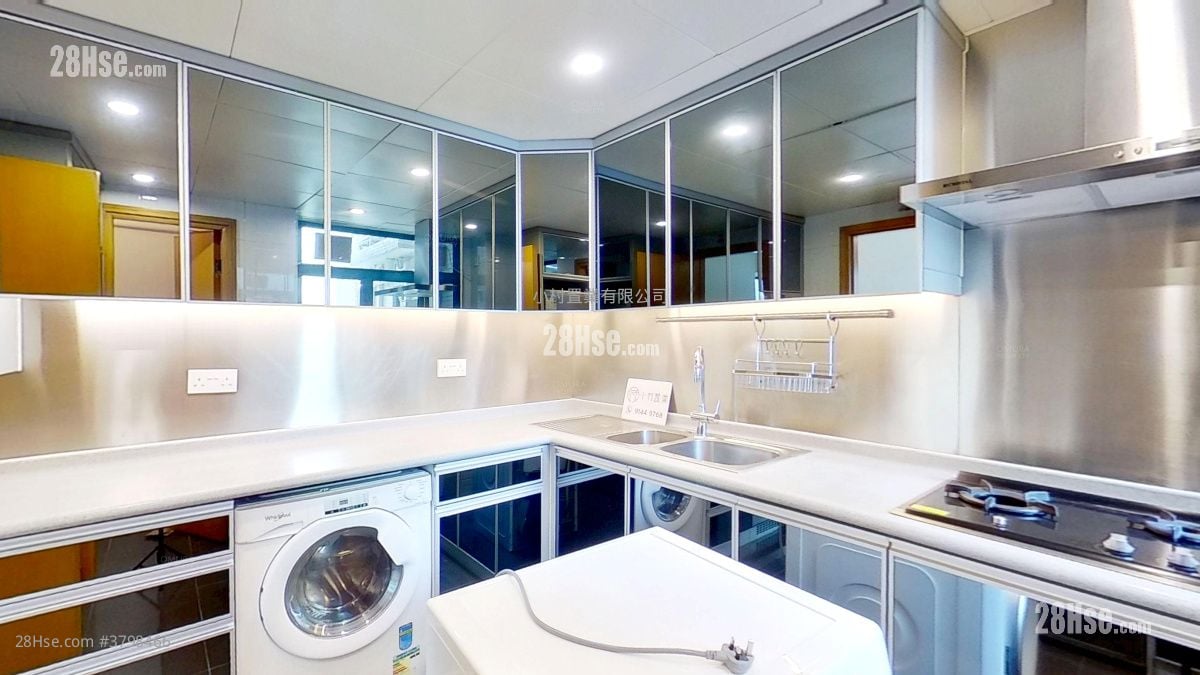 厨房: 罗便臣道80号 租盘 3 房 , 2 浴室 879 平方尺