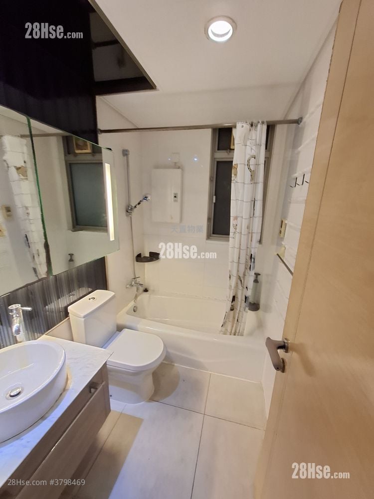 翠荟 售盘 5+ 房 , 3 浴室 872 平方尺