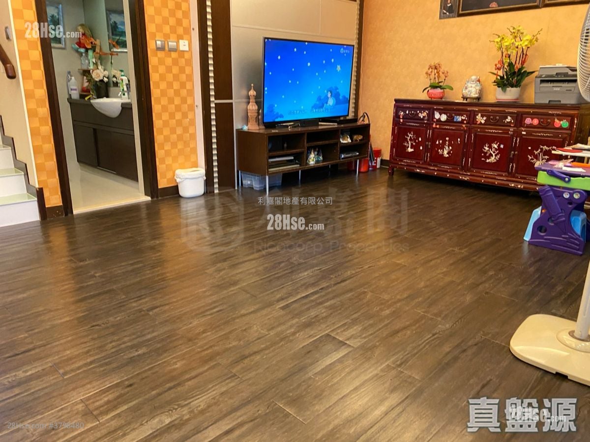 Miami Crescent Sell 4 Bedrooms 1,795 ft²