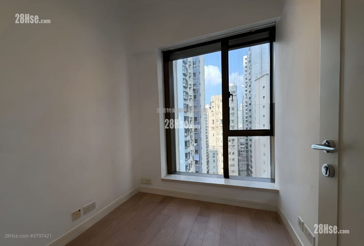 Kensington Hill Sell 3 Bedrooms , 2 Bathrooms 865 ft²