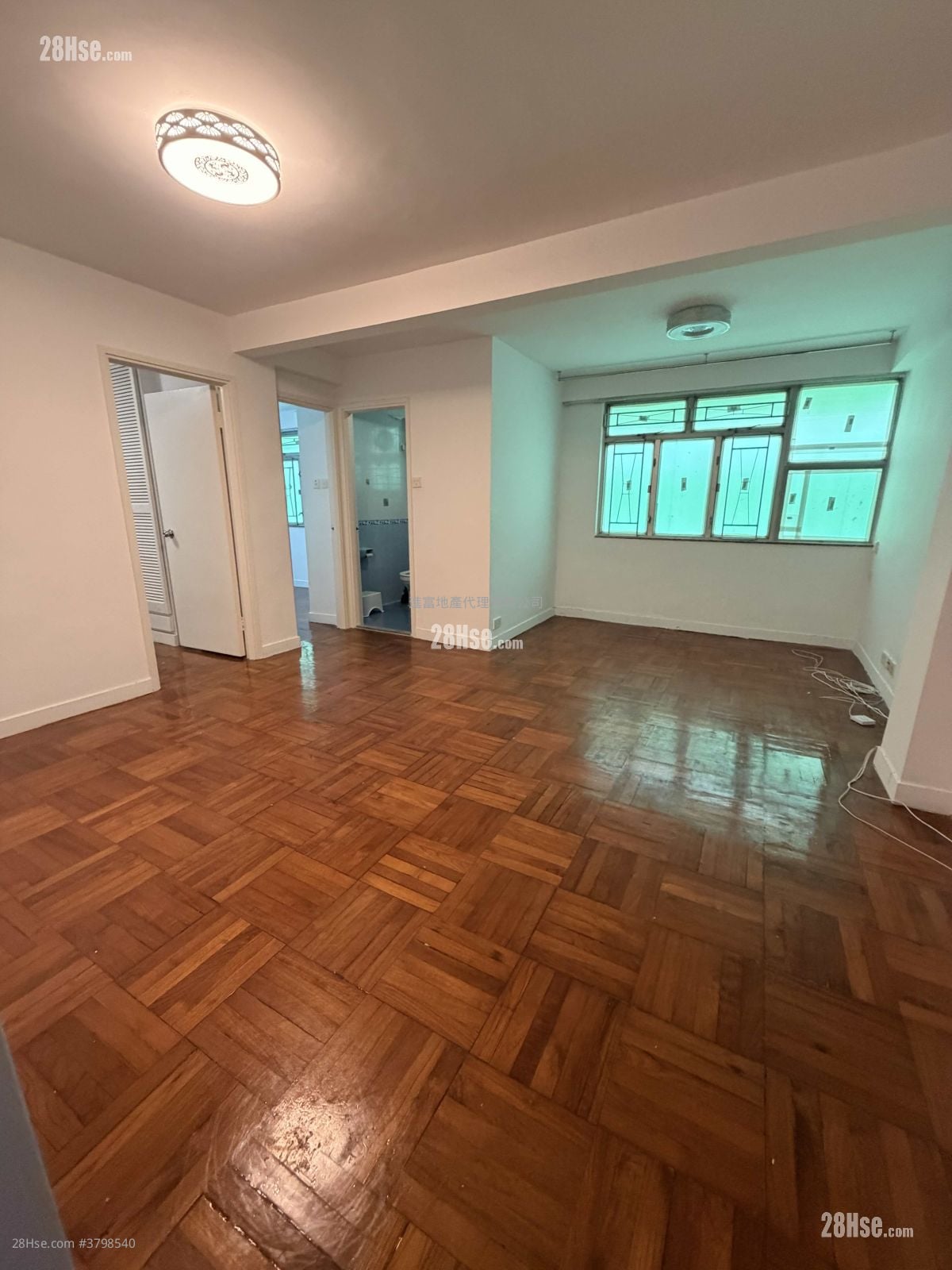 Phoenix Court Rental 2 Bedrooms , 1 Bathroom 556 ft²