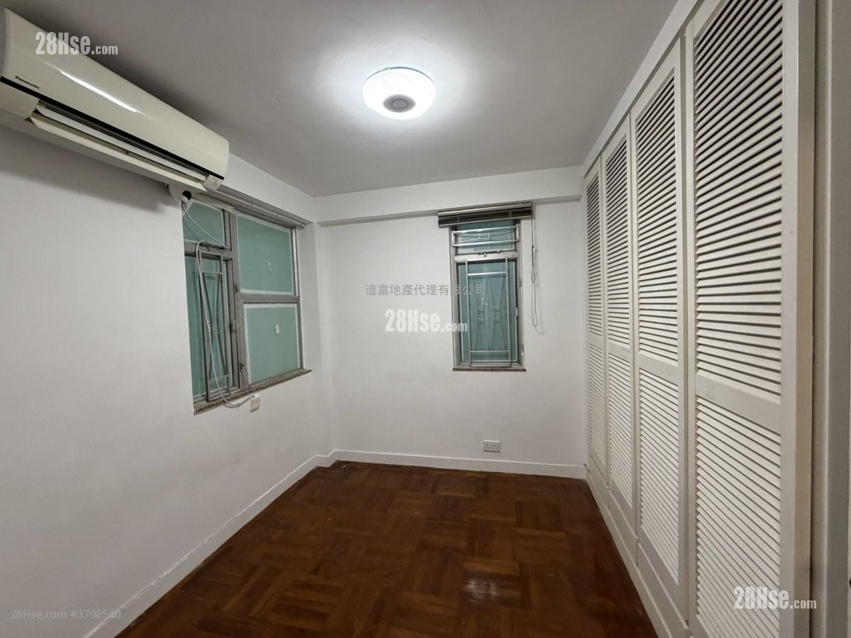 Phoenix Court Rental 2 Bedrooms , 1 Bathroom 556 ft²