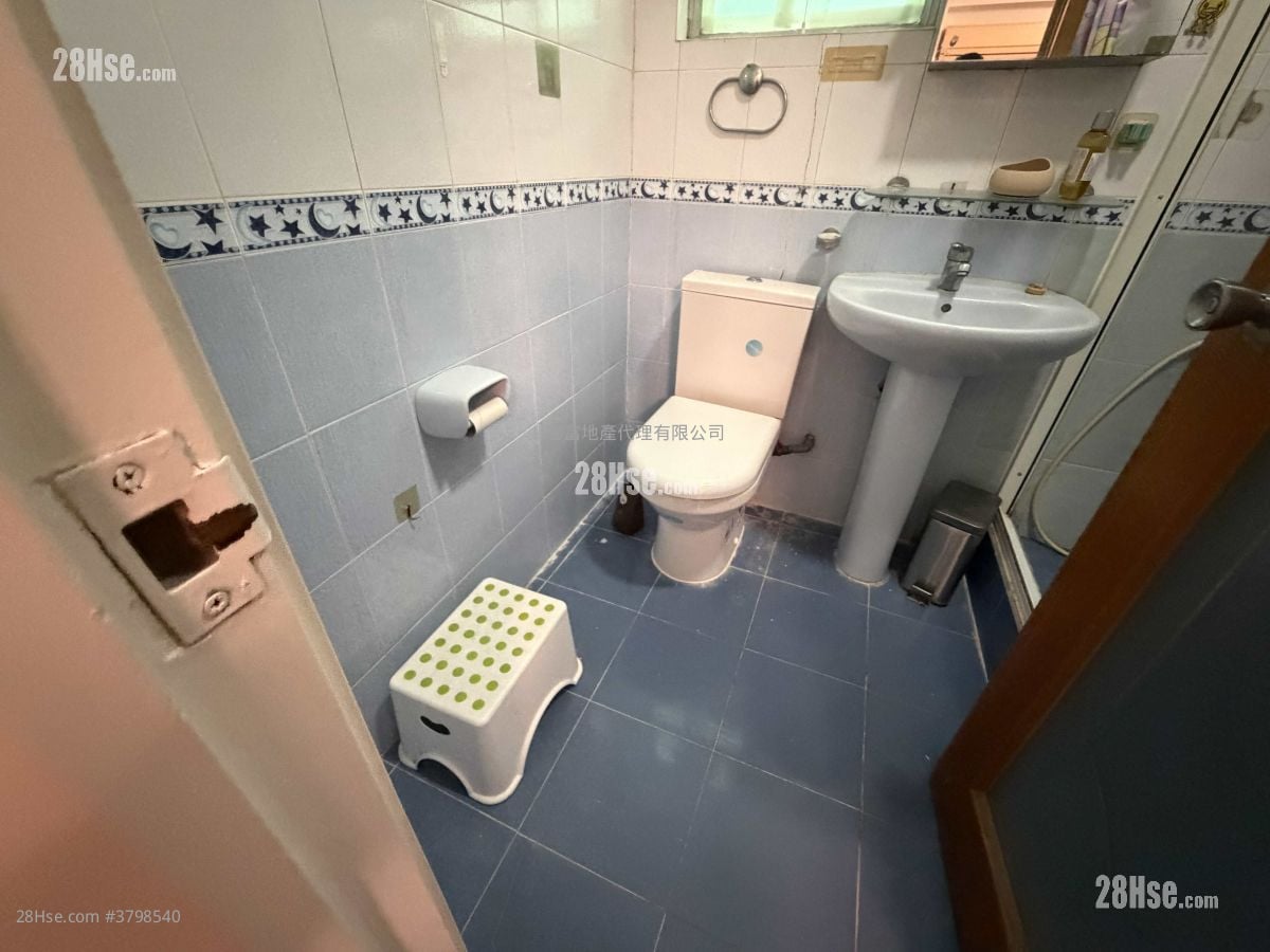 Phoenix Court Rental 2 Bedrooms , 1 Bathroom 556 ft²