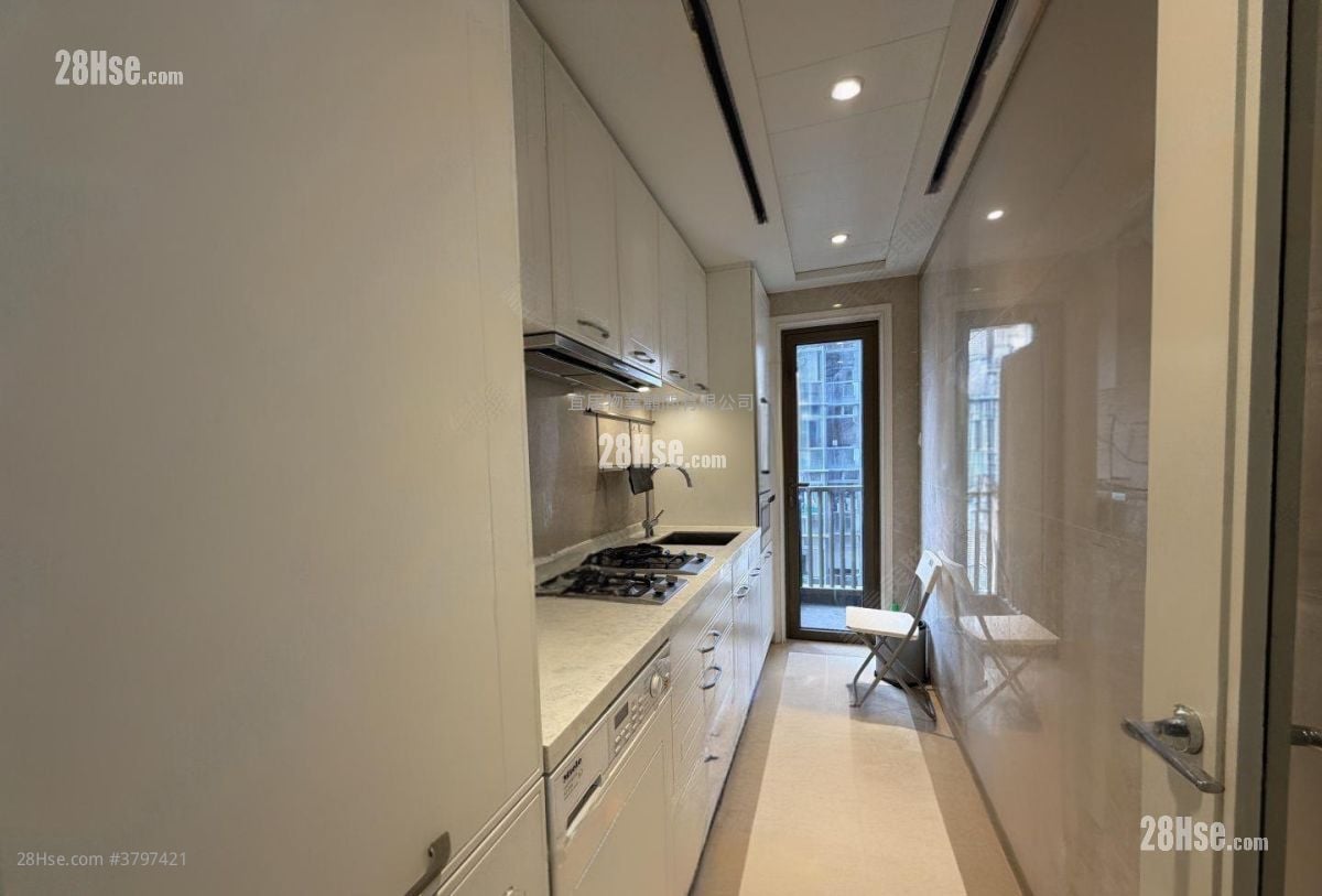 Kensington Hill Sell 3 Bedrooms , 2 Bathrooms 865 ft²