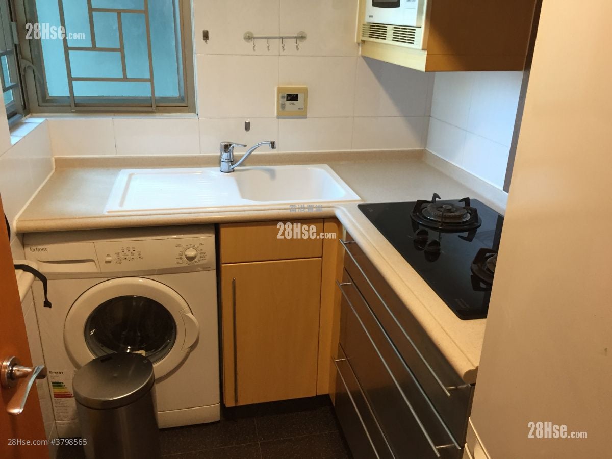 Park Central Sell 2 Bedrooms , 1 Bathroom 465 ft²