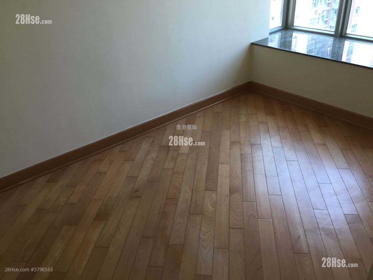 Park Central Sell 2 Bedrooms , 1 Bathroom 465 ft²