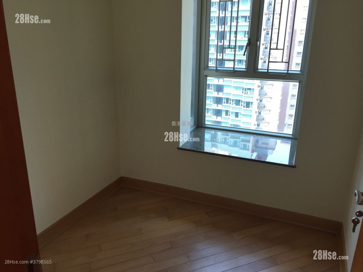 Park Central Sell 2 Bedrooms , 1 Bathroom 465 ft²