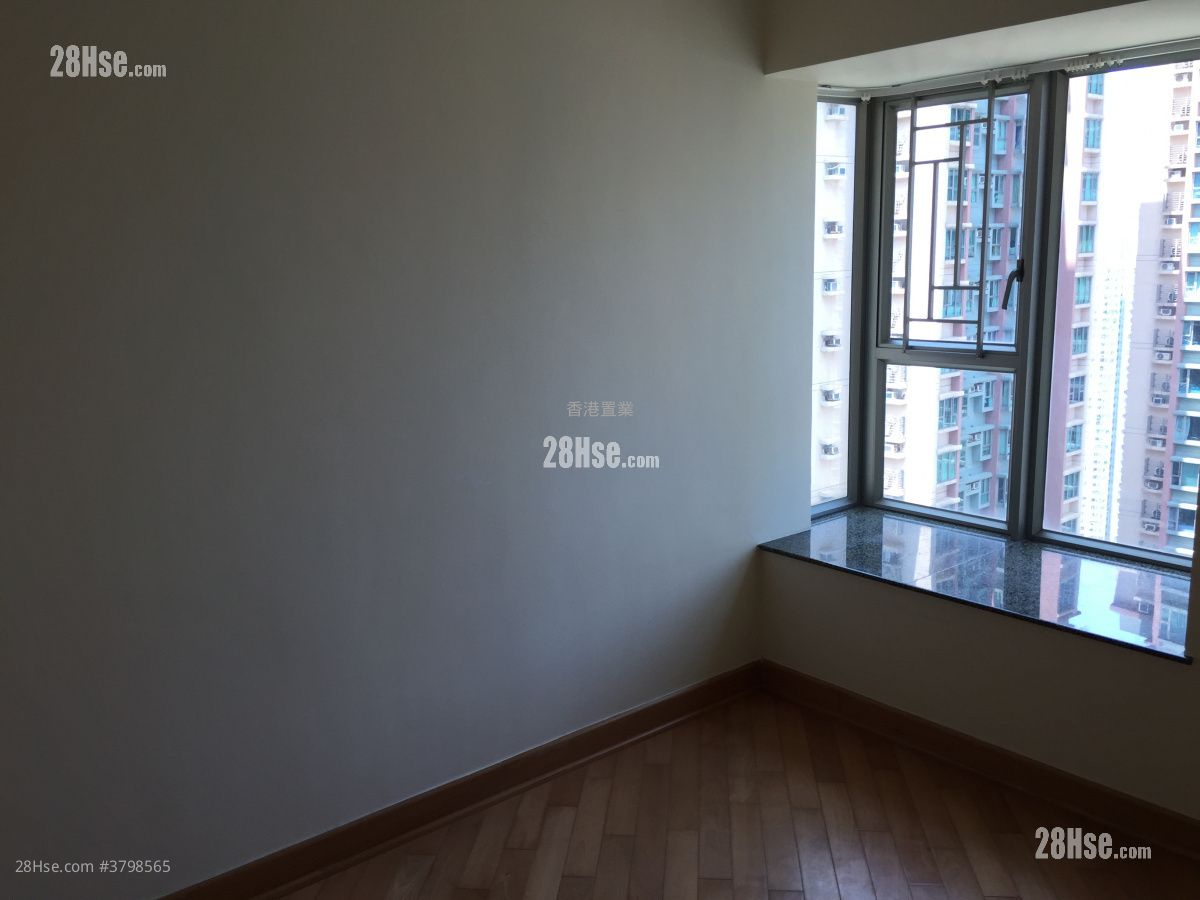 Park Central Sell 2 Bedrooms , 1 Bathroom 465 ft²