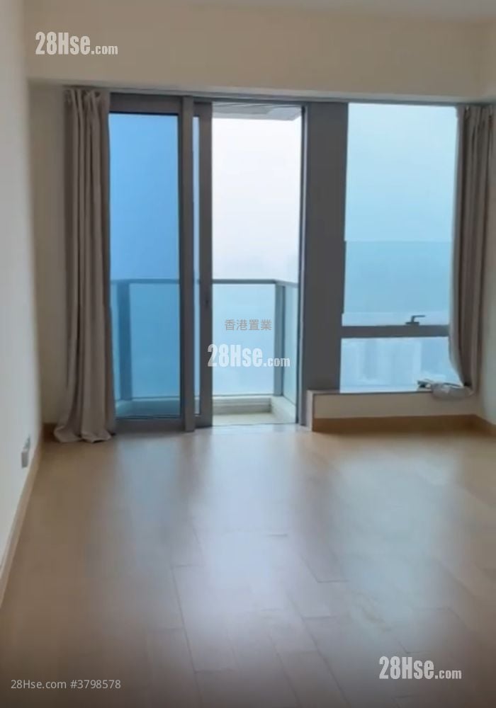 露台: MALIBU 租盘 3 房 , 2 浴室 802 平方尺