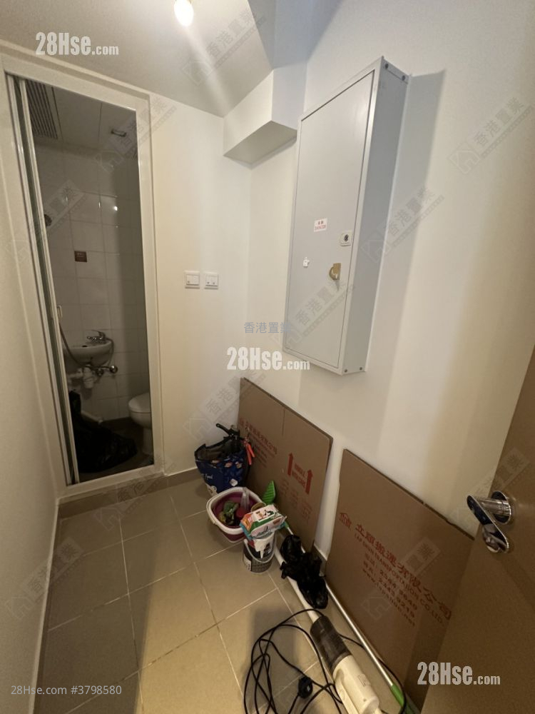 The Wings Rental 3 Bedrooms , 2 Bathrooms 845 ft²