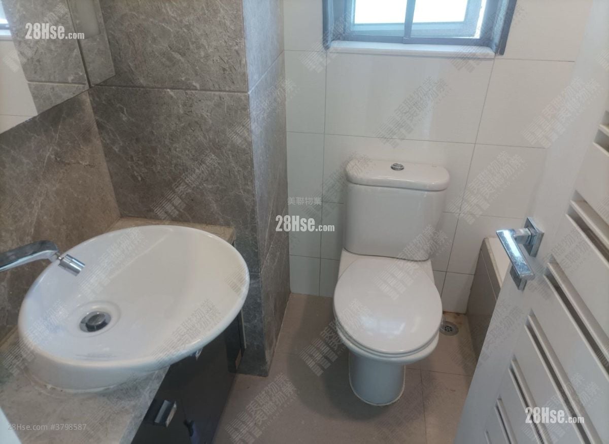 City Point Sell 3 Bedrooms 699 ft²