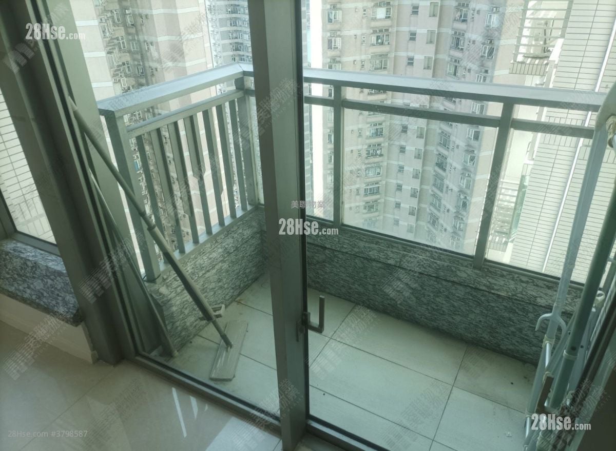 City Point Sell 3 Bedrooms 699 ft²