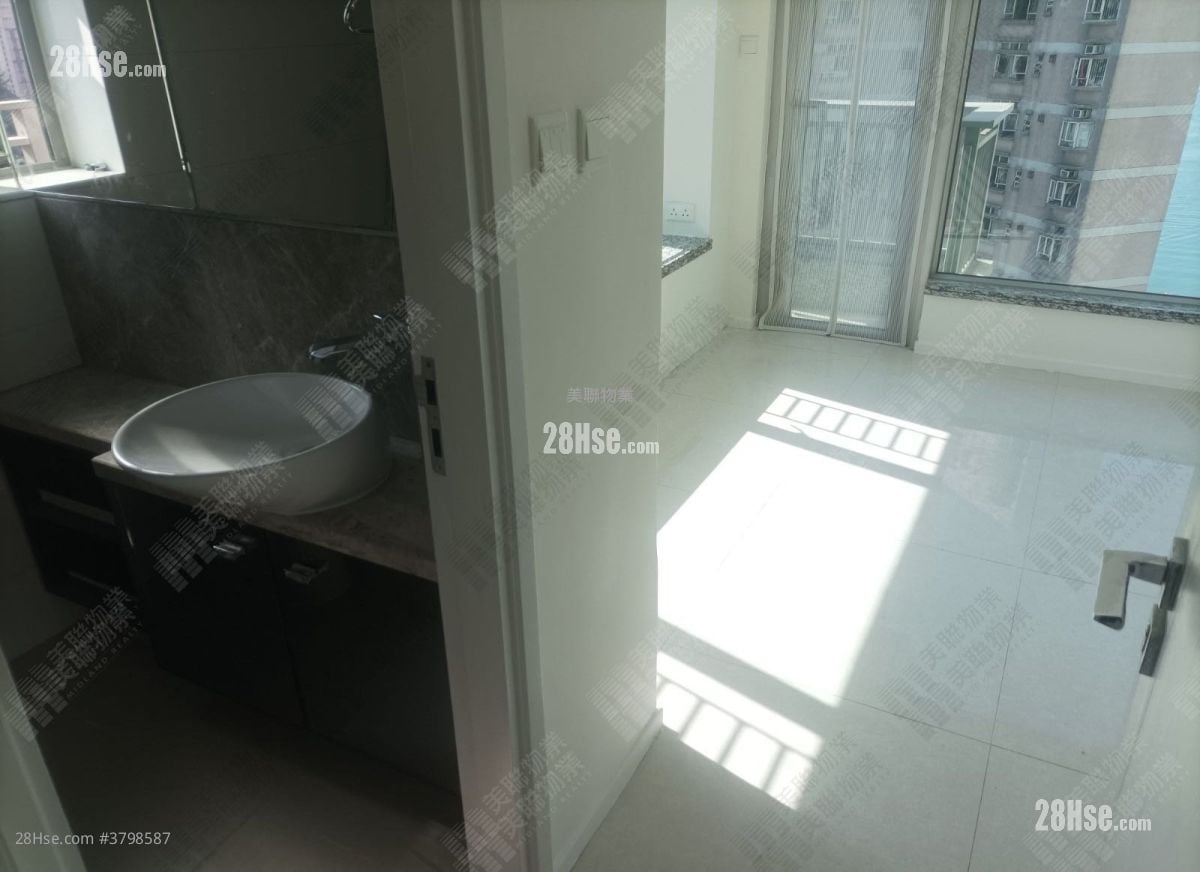 City Point Sell 3 Bedrooms 699 ft²