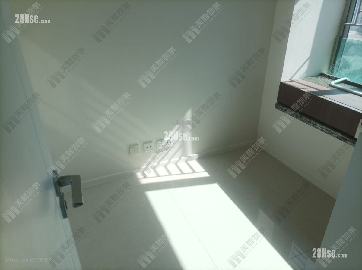 City Point Sell 3 Bedrooms 699 ft²