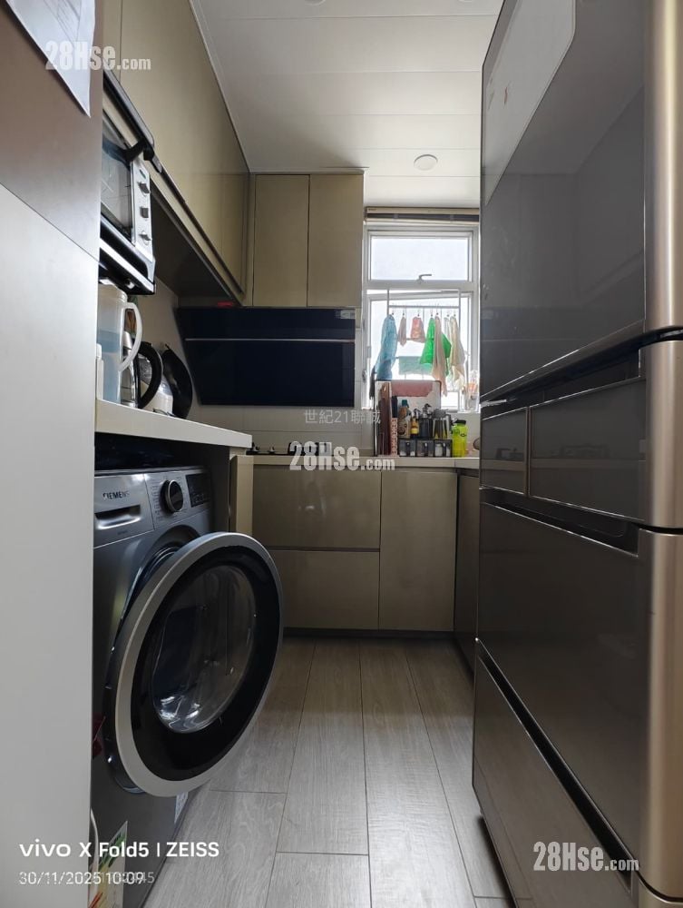 Lei On Court Rental 2 Bedrooms , 1 Bathroom 516 ft²