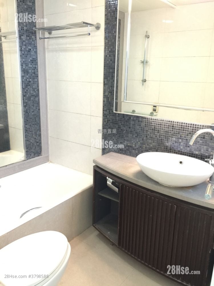 首都 租盘 3 房 , 2 浴室 680 平方尺