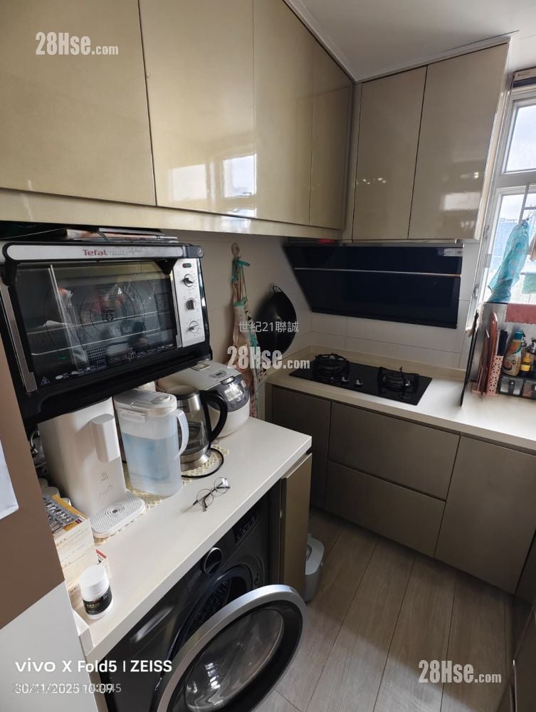 Lei On Court Rental 2 Bedrooms , 1 Bathroom 516 ft²