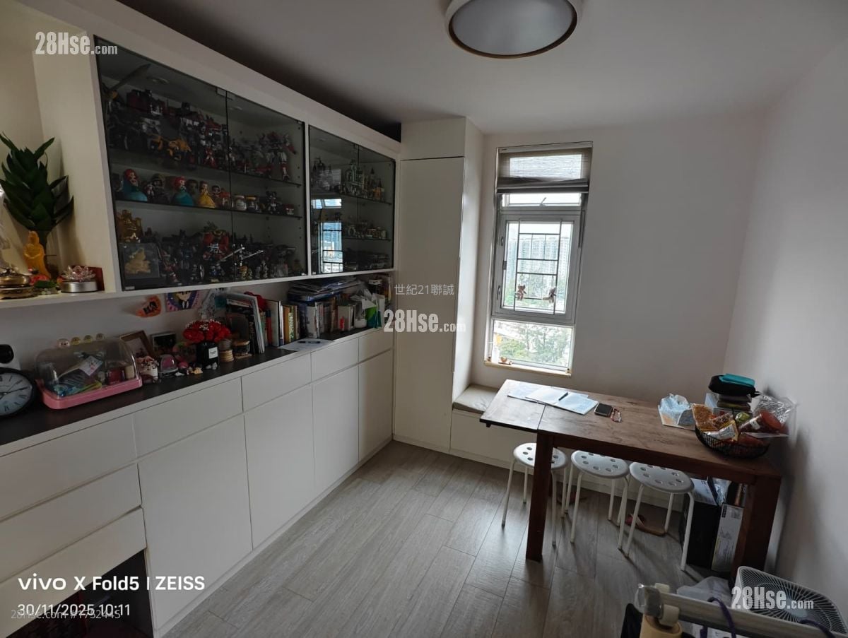 Lei On Court Rental 2 Bedrooms , 1 Bathroom 516 ft²