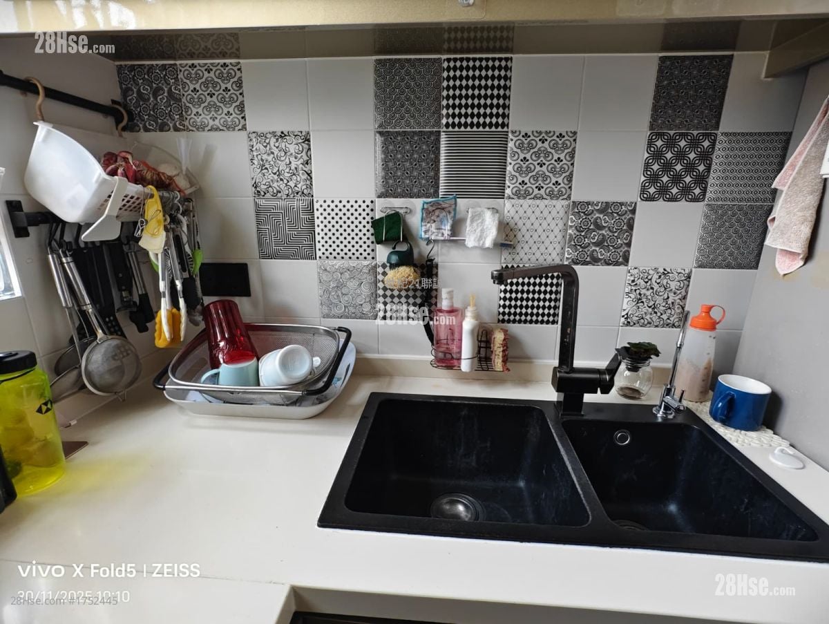 Lei On Court Rental 2 Bedrooms , 1 Bathroom 516 ft²