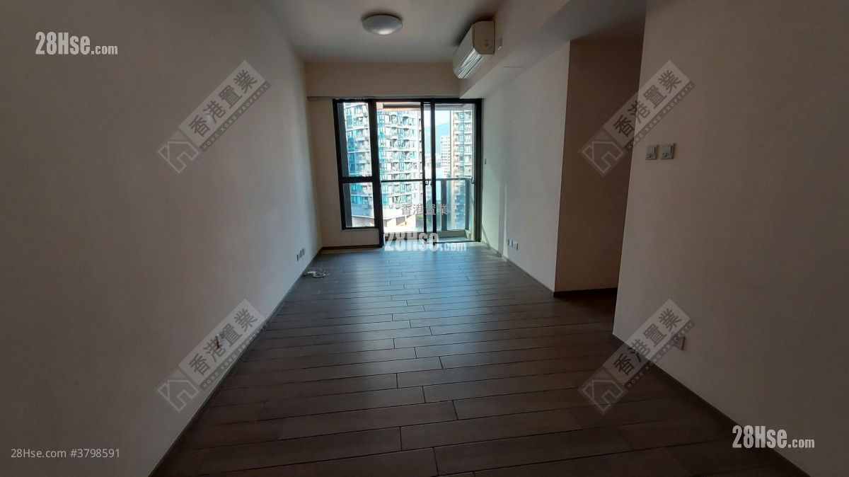 The Wings Rental 3 Bedrooms , 2 Bathrooms 693 ft²