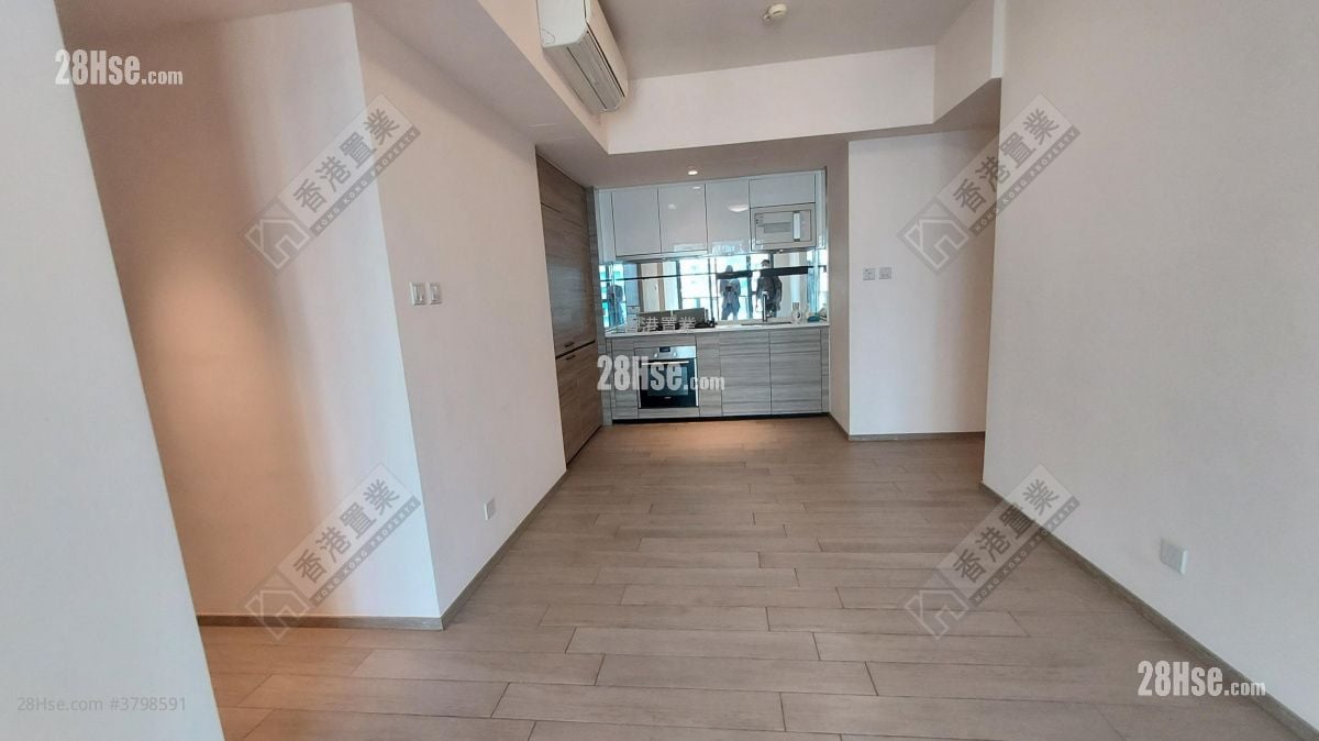 The Wings Rental 3 Bedrooms , 2 Bathrooms 693 ft²