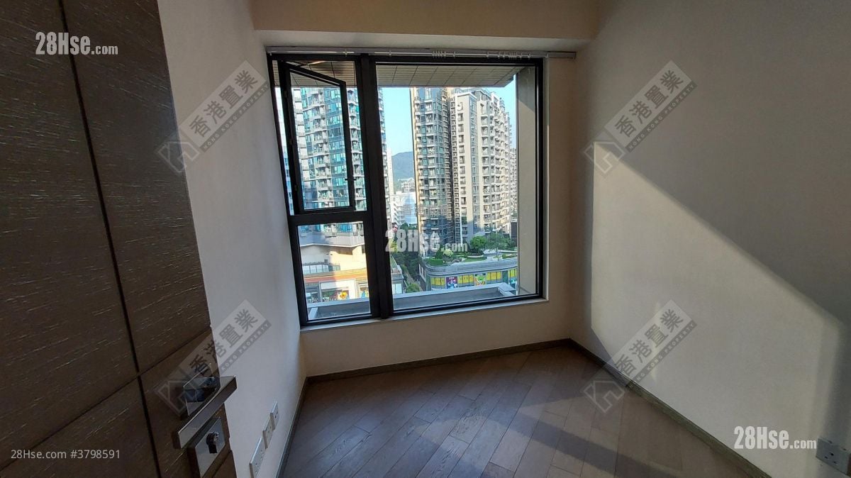 The Wings Rental 3 Bedrooms , 2 Bathrooms 693 ft²