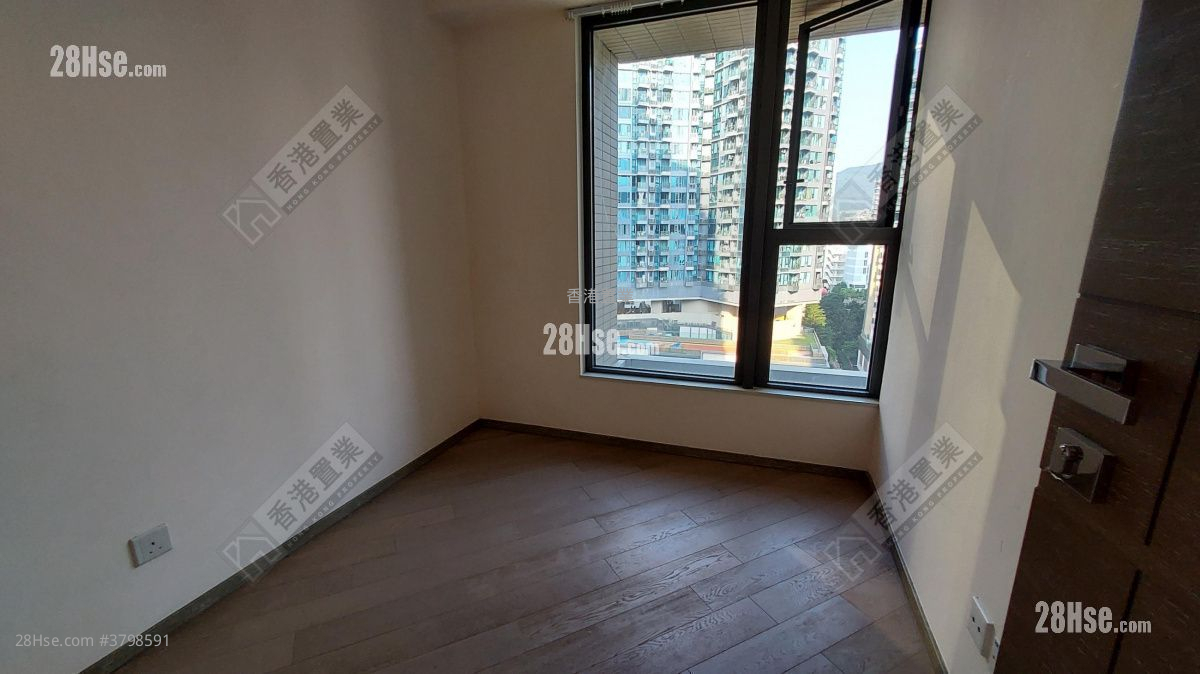 The Wings Rental 3 Bedrooms , 2 Bathrooms 693 ft²