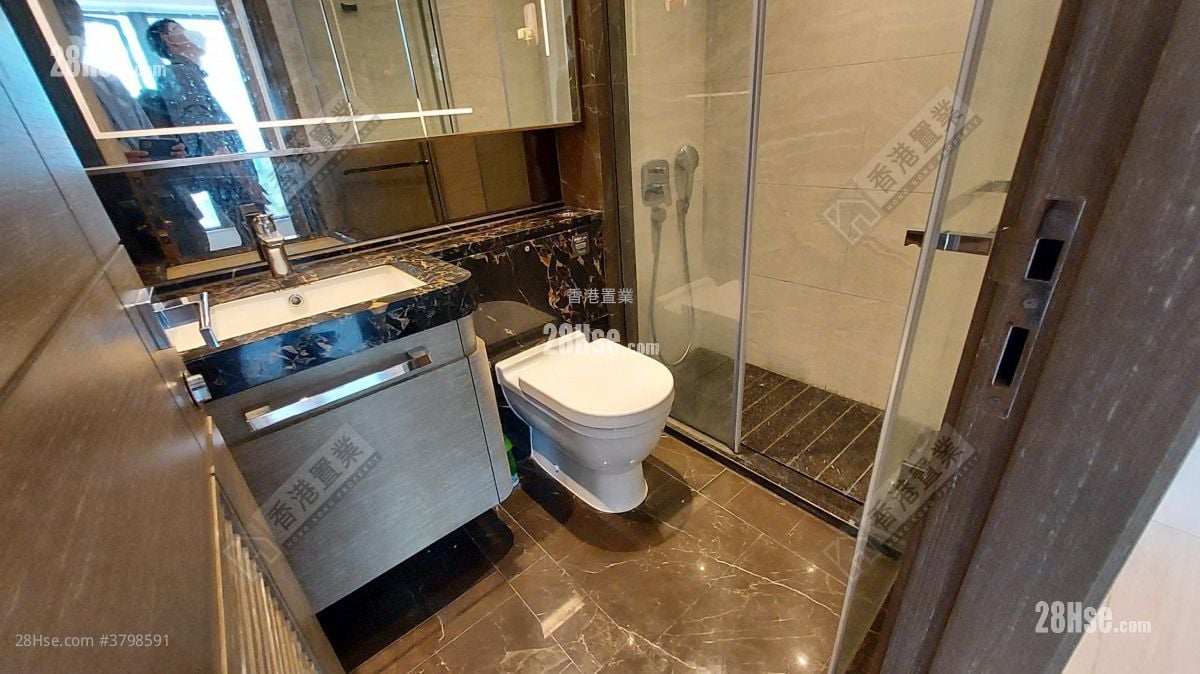 The Wings Rental 3 Bedrooms , 2 Bathrooms 693 ft²