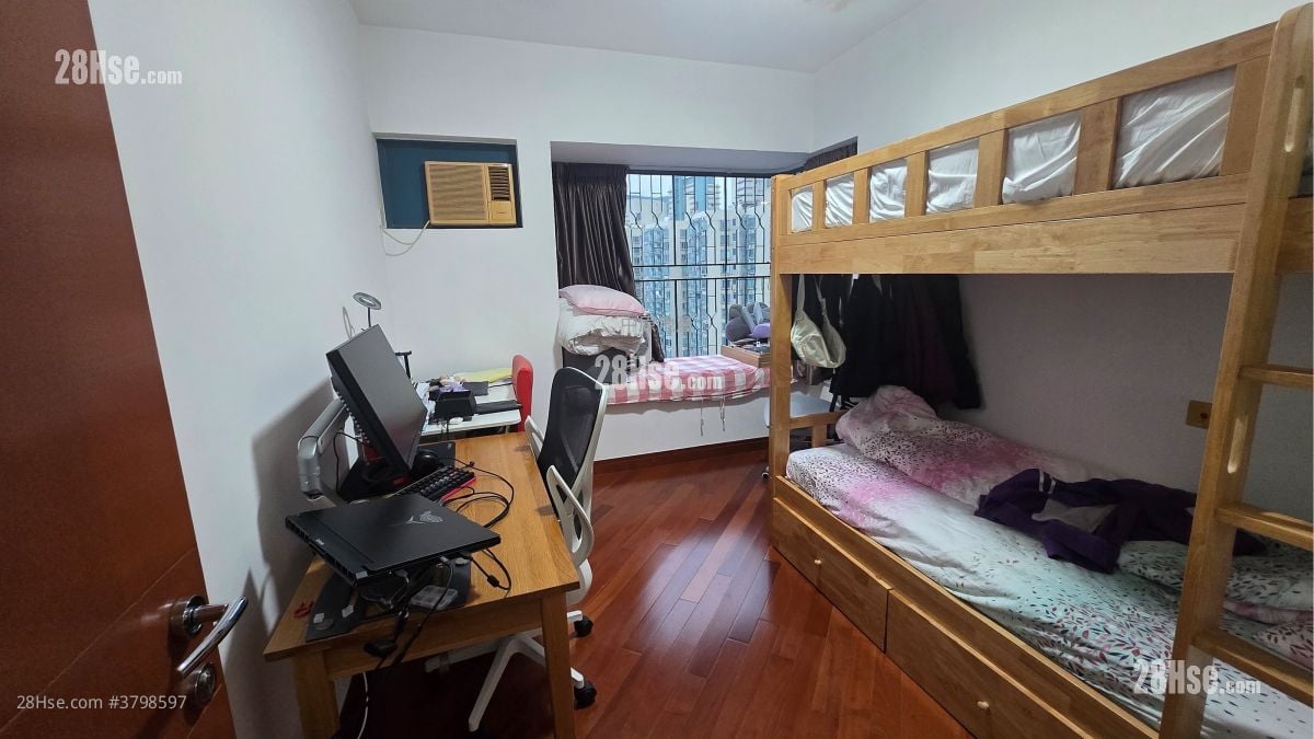 master room: The Long Beach Sell 2 Bedrooms , 1 Bathroom 559 ft²