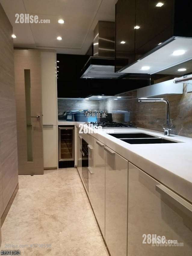 The Wings Rental 4 Bedrooms , 2 Bathrooms 1,010 ft²