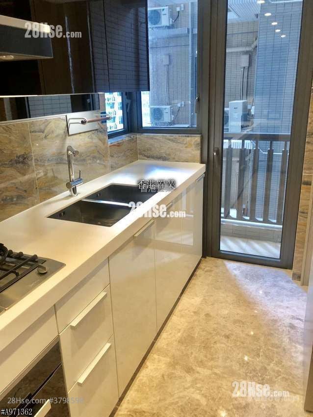 The Wings Rental 4 Bedrooms , 2 Bathrooms 1,010 ft²