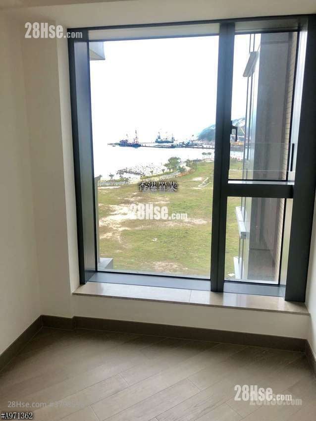 The Wings Rental 4 Bedrooms , 2 Bathrooms 1,010 ft²