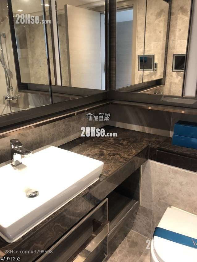 The Wings Rental 4 Bedrooms , 2 Bathrooms 1,010 ft²