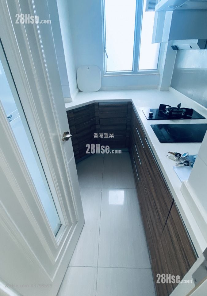 致蓝天 租盘 3 房 , 2 浴室 758 平方尺