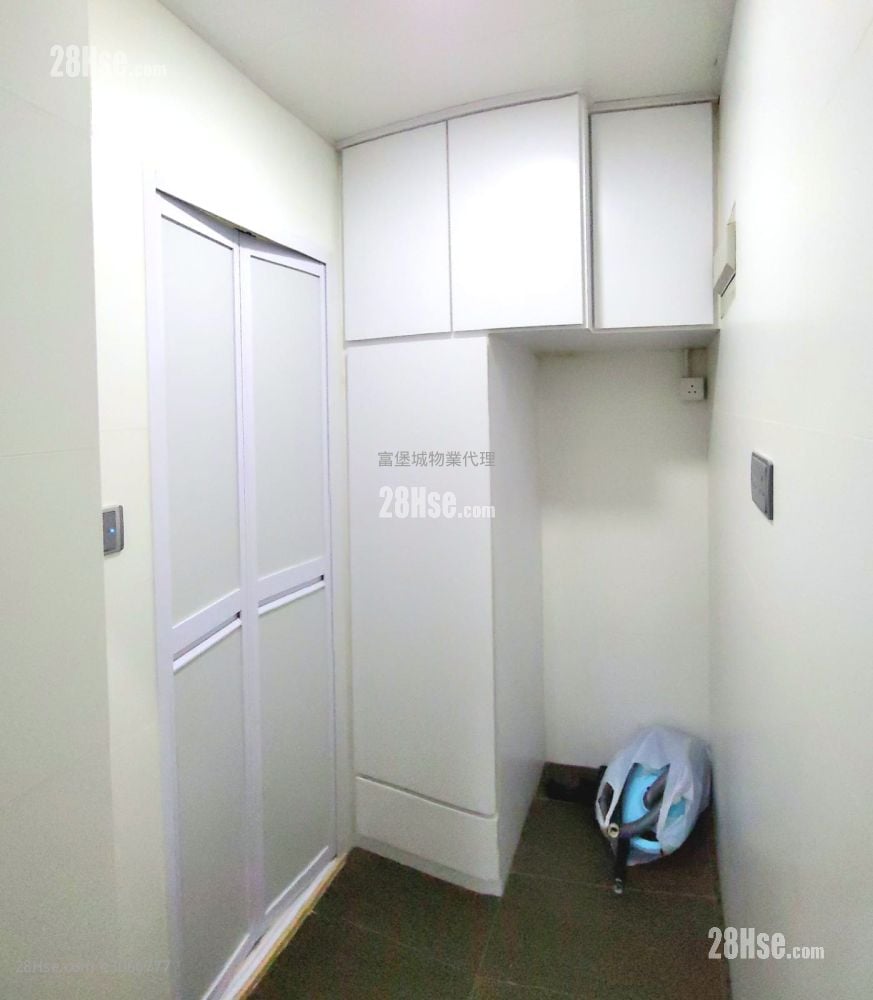 Hong Lam Court Sell 2 Bedrooms , 1 Bathroom 401 ft²