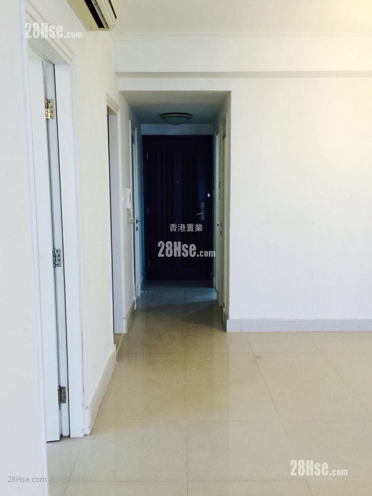 领都 租盘 4 房 , 2 浴室 964 平方尺