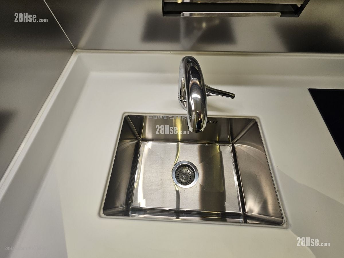 Bright Moon Rental 1 Bedroom , 1 Bathroom 284 ft²